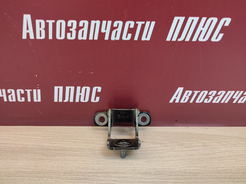 Петля багажника