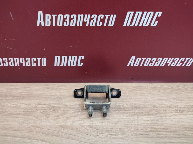 Петля багажника