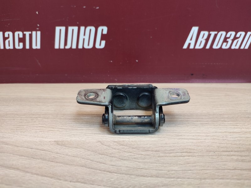 Петля багажника