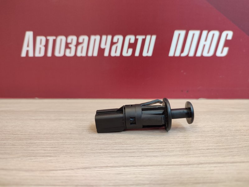 Концевик двери багажника