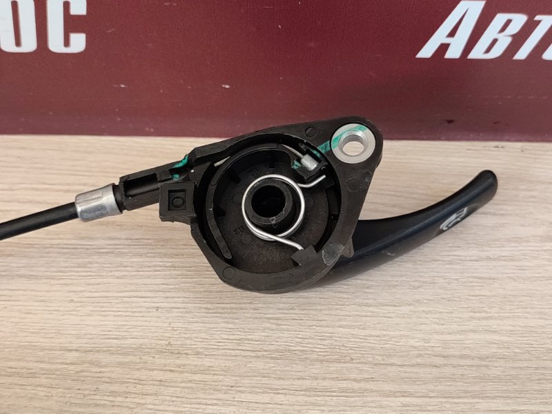 Трос лючка бензобака