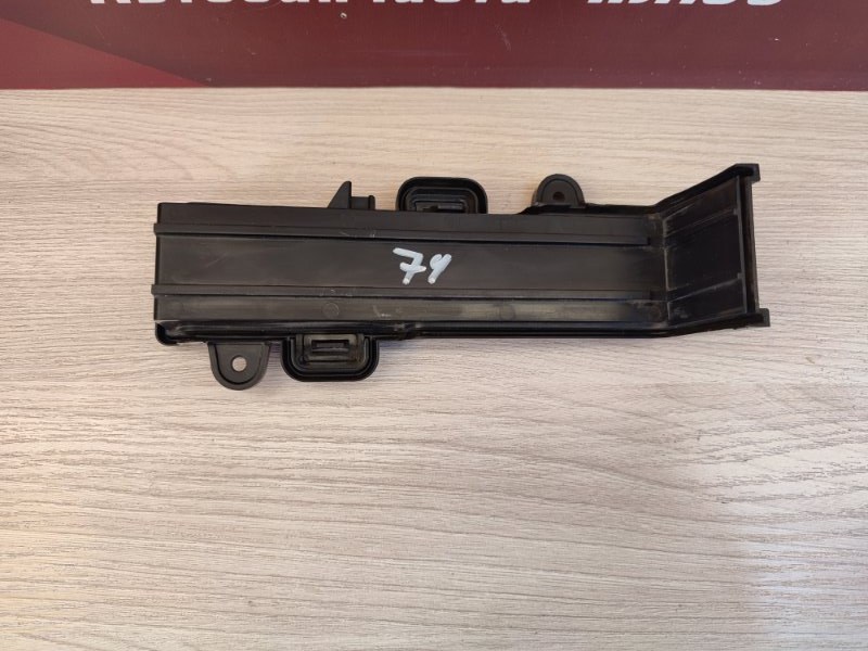 Крышка салонного фильтра