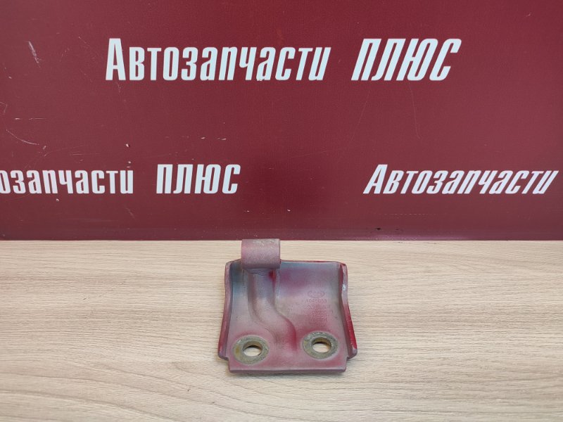 Петля двери