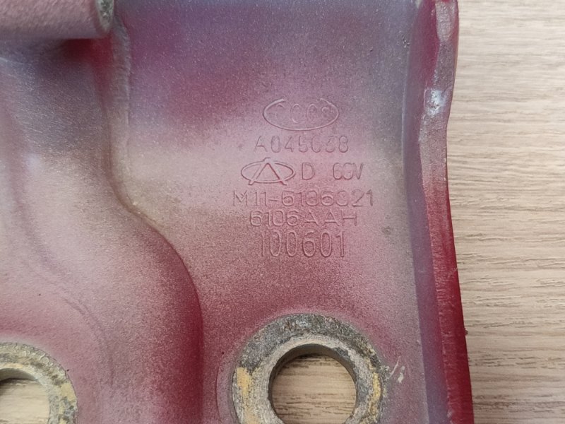 Петля двери