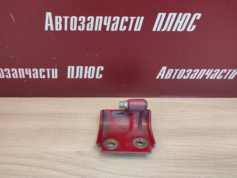 Петля двери