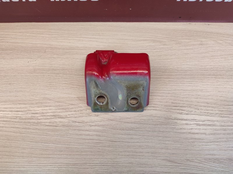 Петля двери