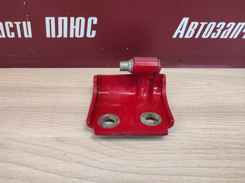 Петля двери