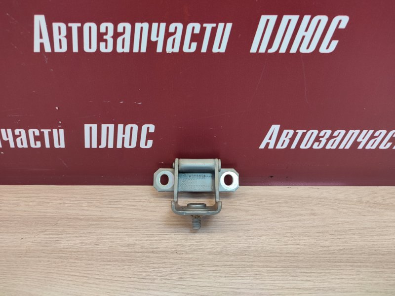 Петля багажника