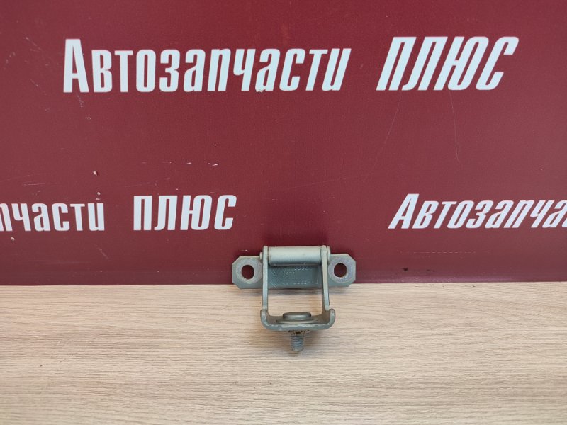 Петля багажника