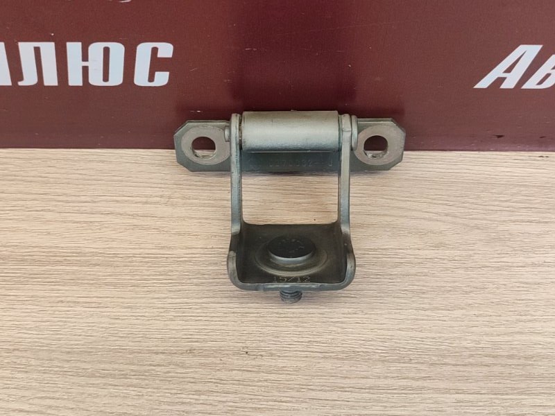 Петля багажника