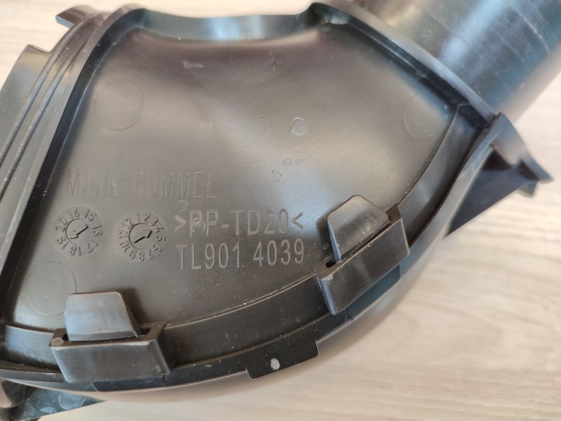 Патрубок воздушного фильтра