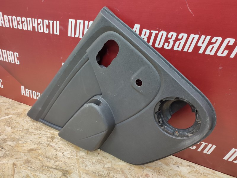 Обшивка боковой двери