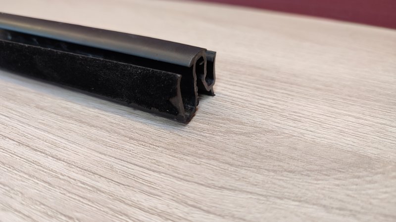 Уплотнитель стекла двери внутренний