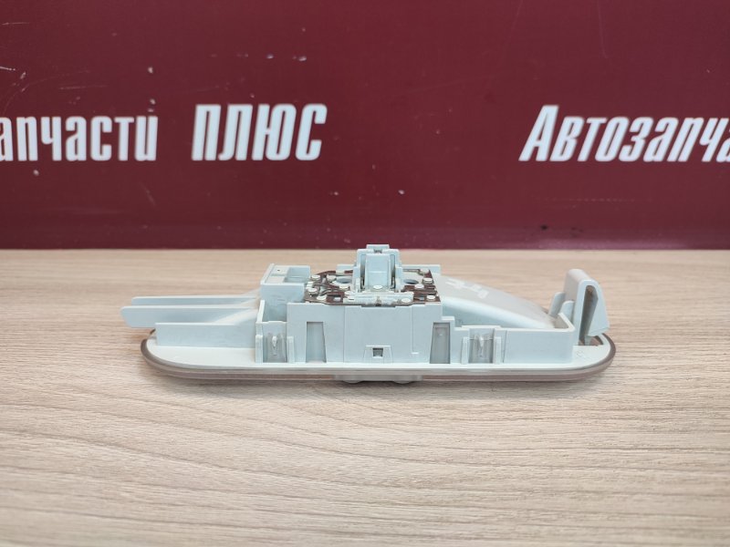 плафон освещения салона