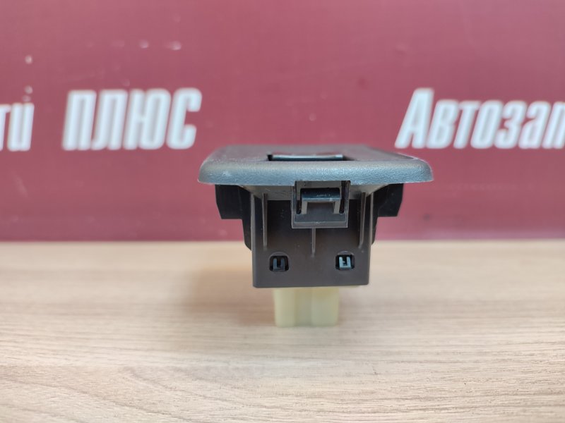 Кнопка стеклоподъемника