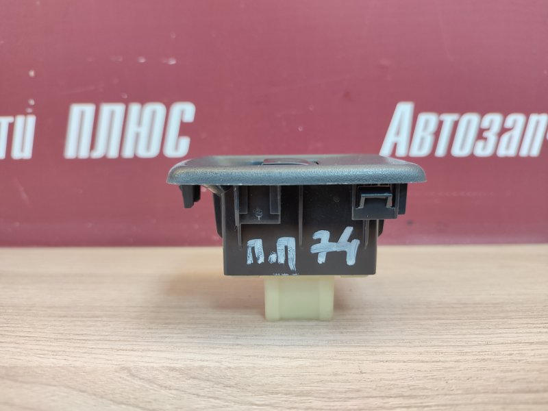 Кнопка стеклоподъемника