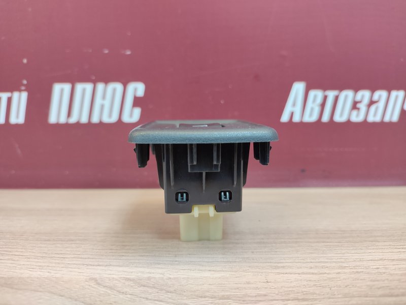 Кнопка стеклоподъемника