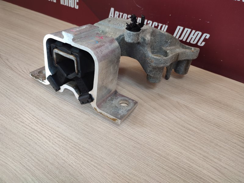 Опора двигателя