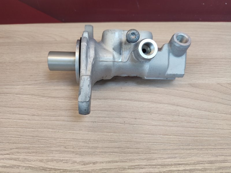 Главный тормозной цилиндр