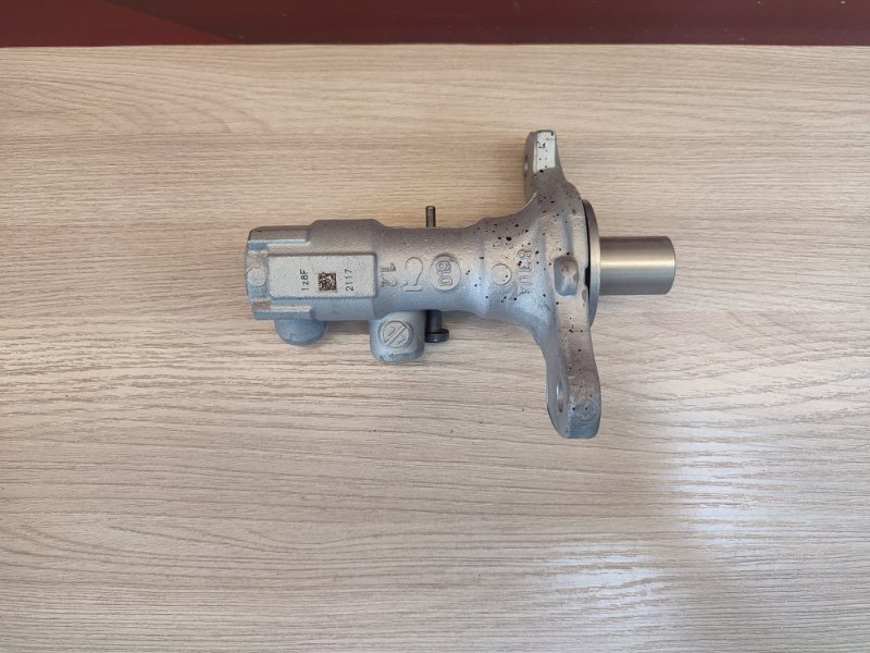 Главный тормозной цилиндр