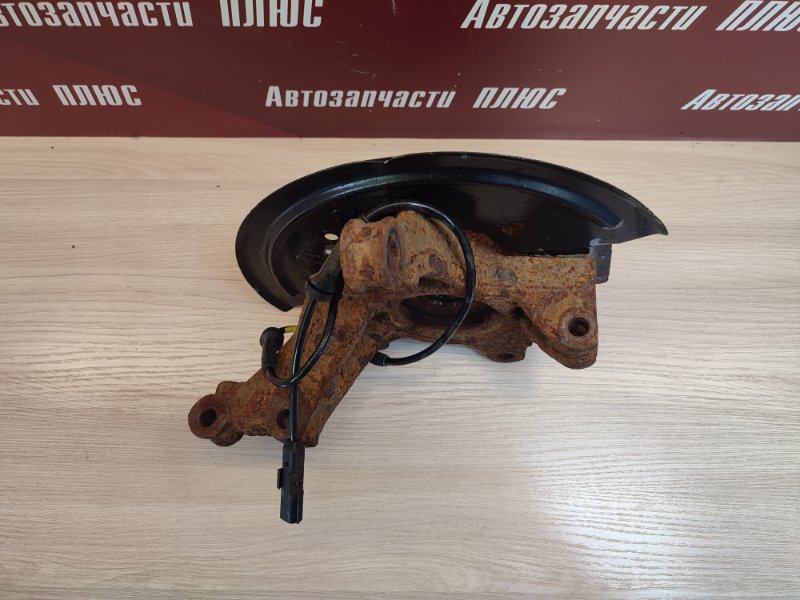 Кулак поворотный