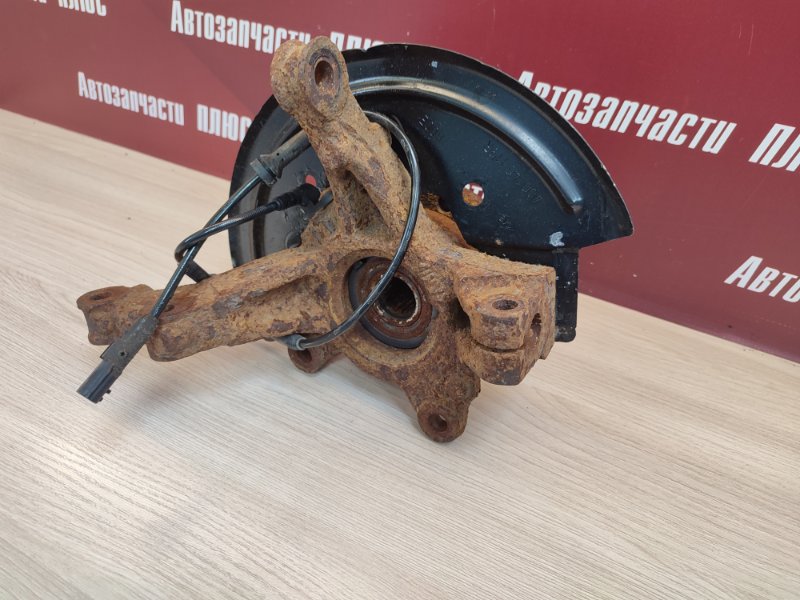 Кулак поворотный