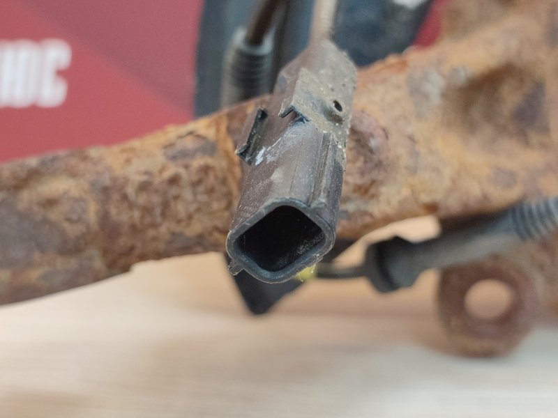 Кулак поворотный