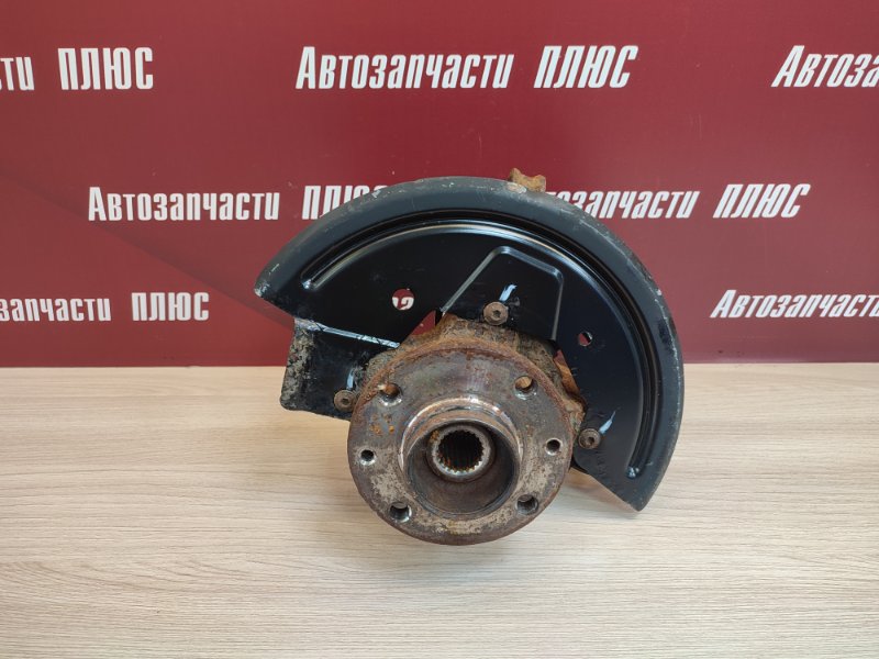 Кулак поворотный