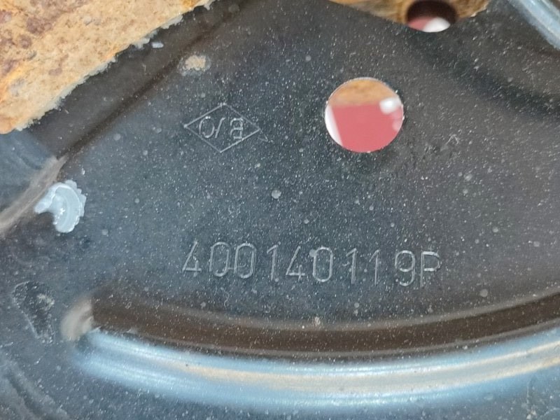 Кулак поворотный