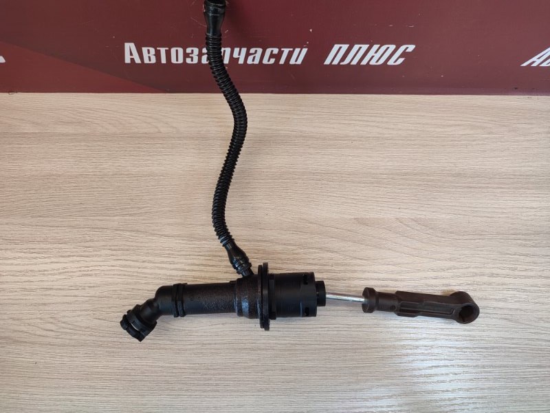 Главный цилиндр сцепления