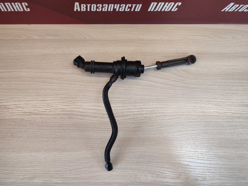 Главный цилиндр сцепления