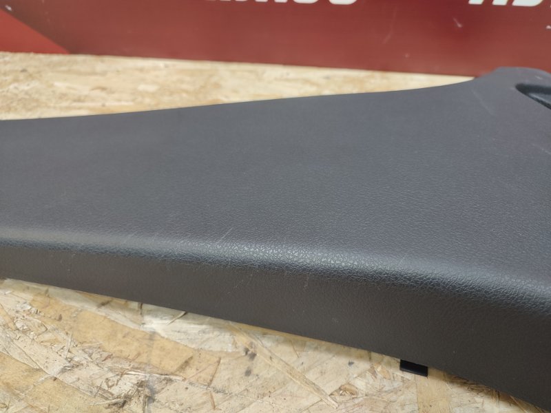 Обшивка средней стойки