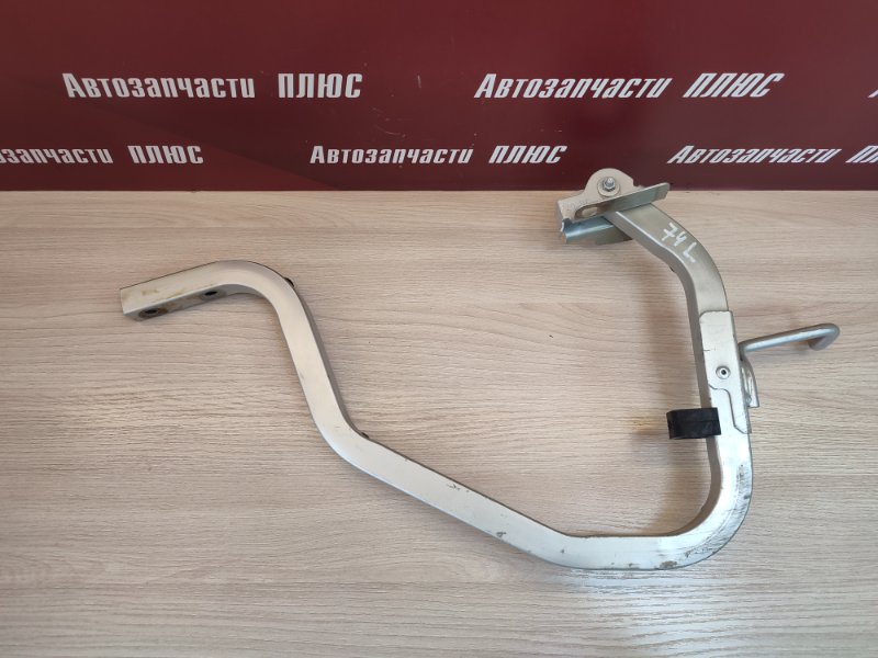 Петля крышки багажника