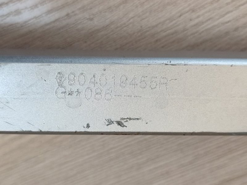 Петля крышки багажника