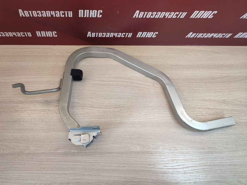 Петля крышки багажника