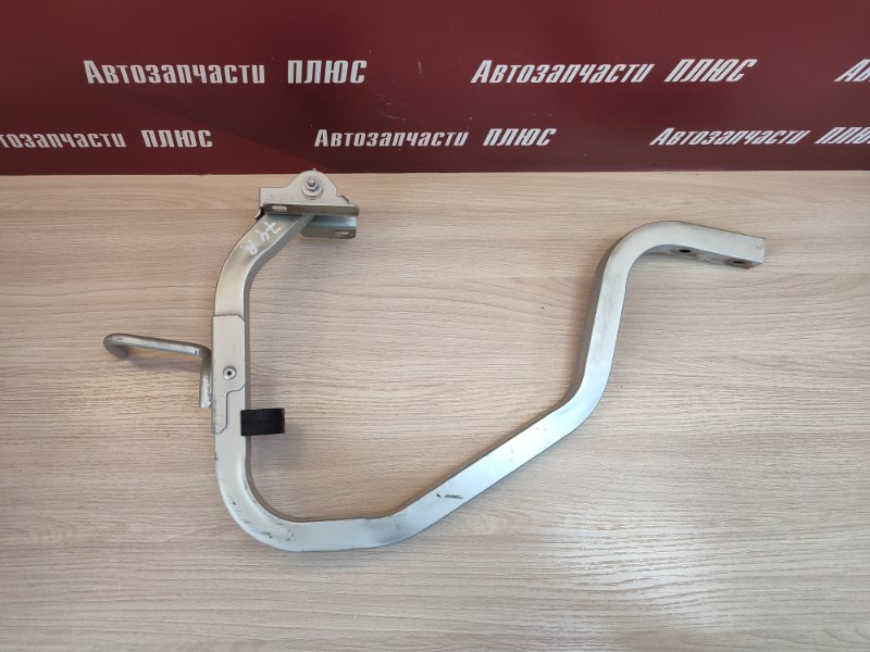 Петля крышки багажника
