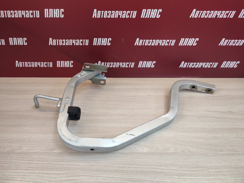 Петля крышки багажника