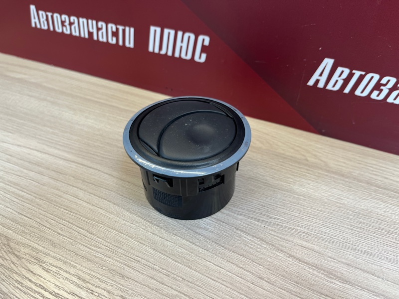 Воздушный дефлектор салона