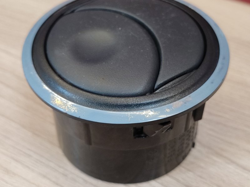 Воздушный дефлектор салона