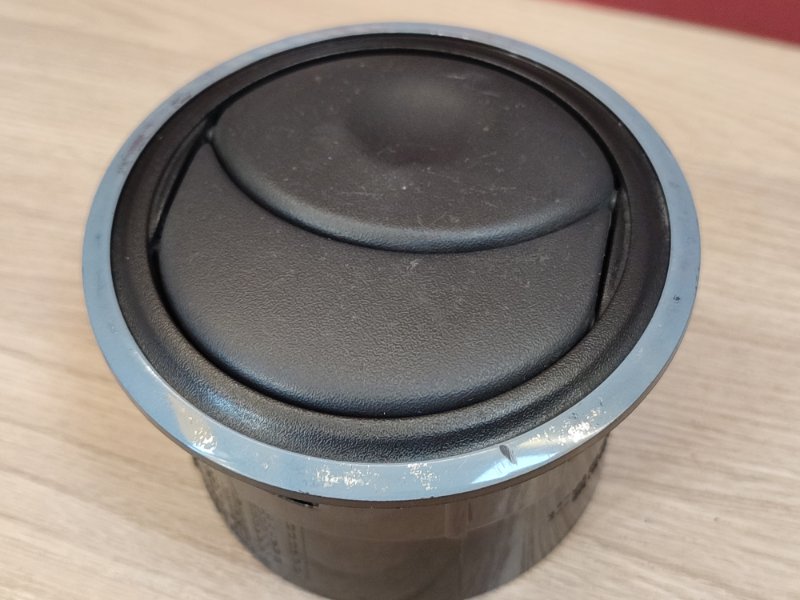 Воздушный дефлектор салона