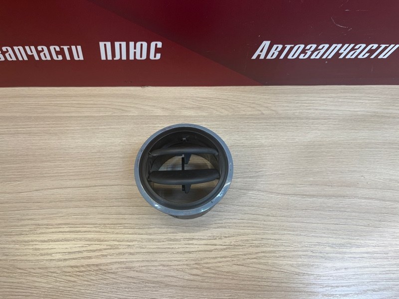 Воздушный дефлектор салона