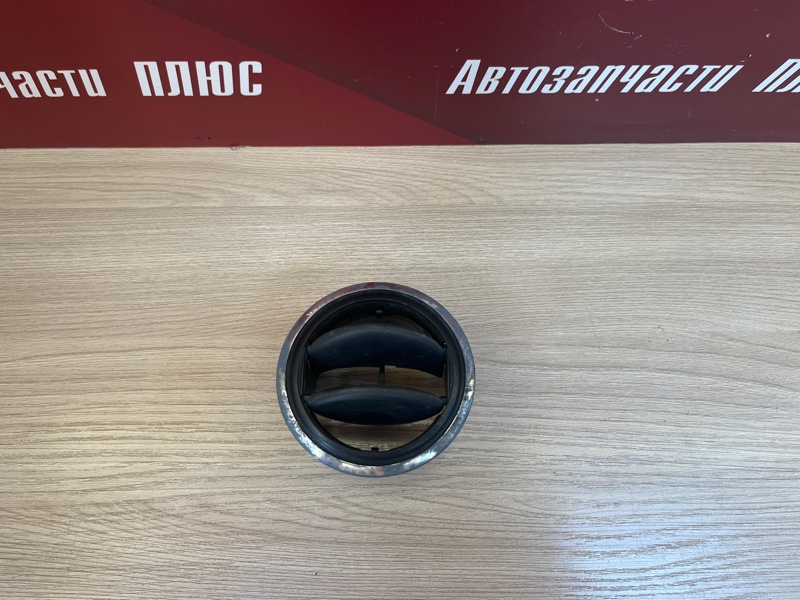 Воздушный дефлектор салона