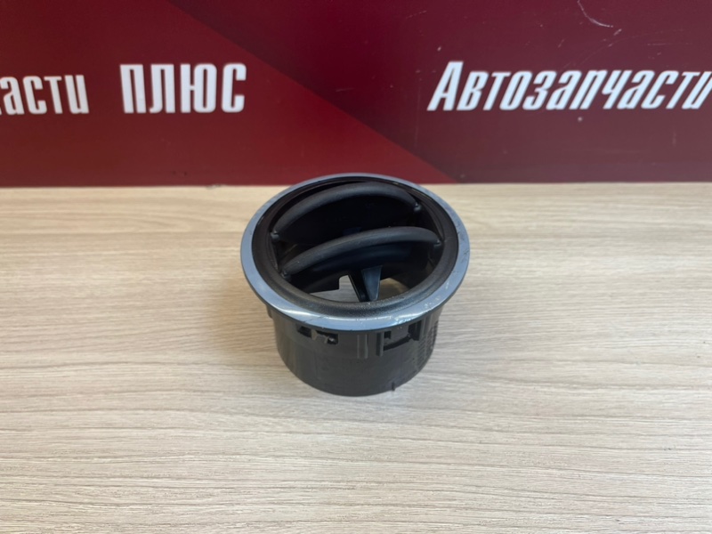 Воздушный дефлектор салона