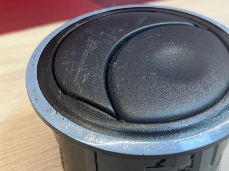 Воздушный дефлектор салона