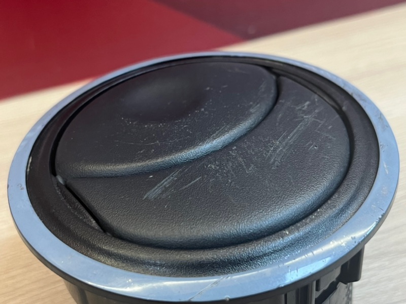 Воздушный дефлектор салона