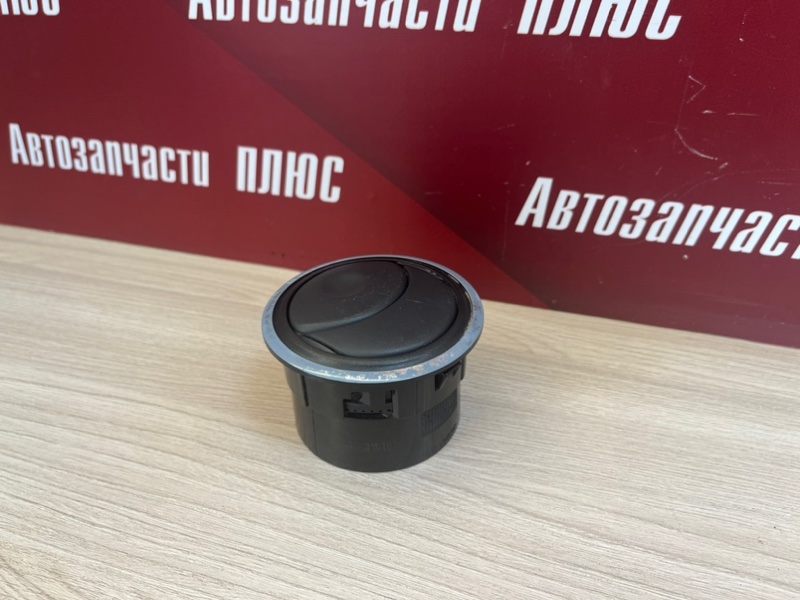 Воздушный дефлектор салона