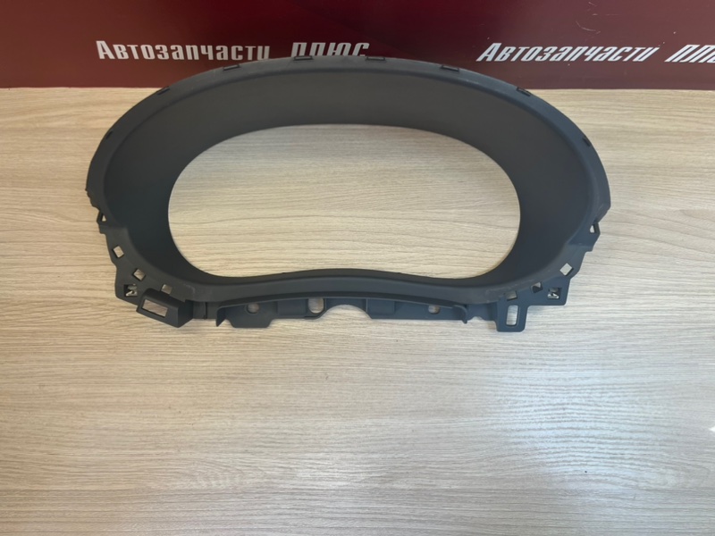 Козырек щитка приборов