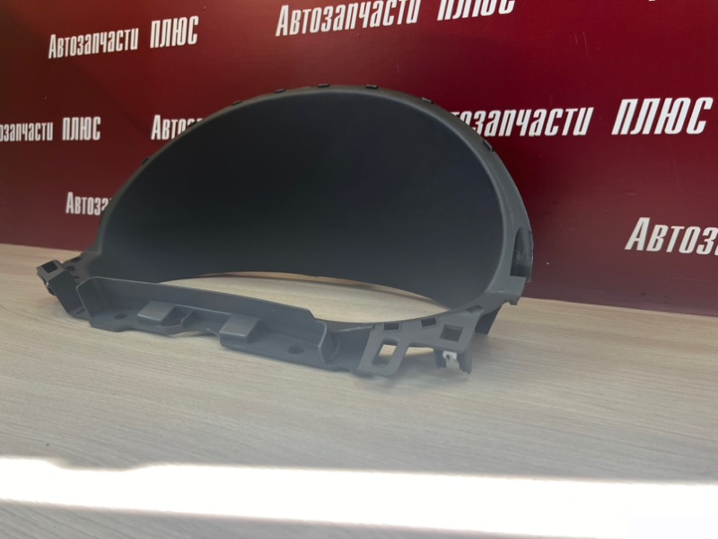 Козырек щитка приборов