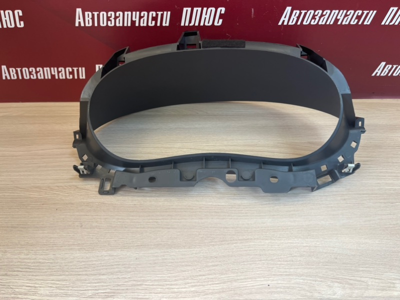 Козырек щитка приборов