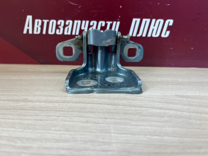 Петля     двери